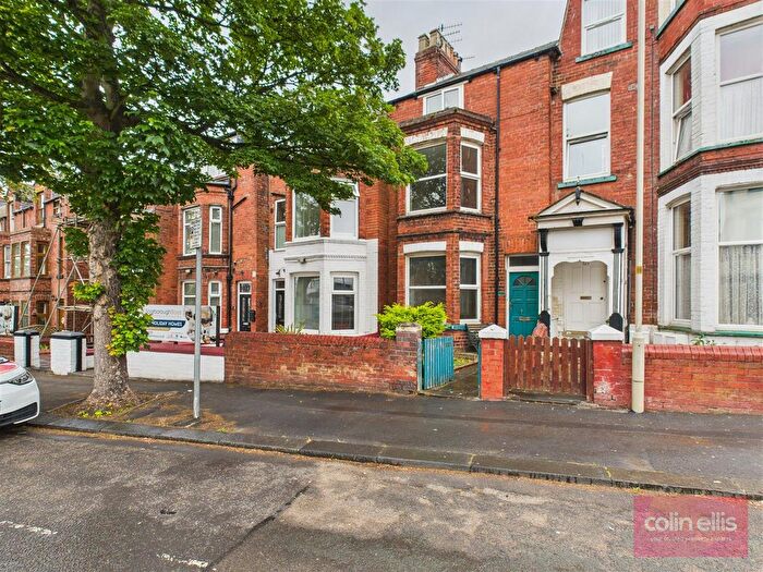 4 Bedroom Terraced House For Sale In Columbus Ravine, Scarborough, YO12
