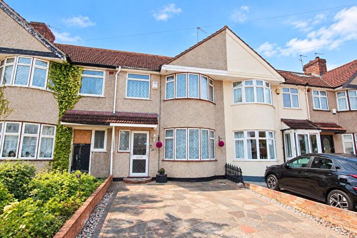 3 Bedroom Terraced House For Sale In Pinewood Avenue, Sidcup, Kent, DA15