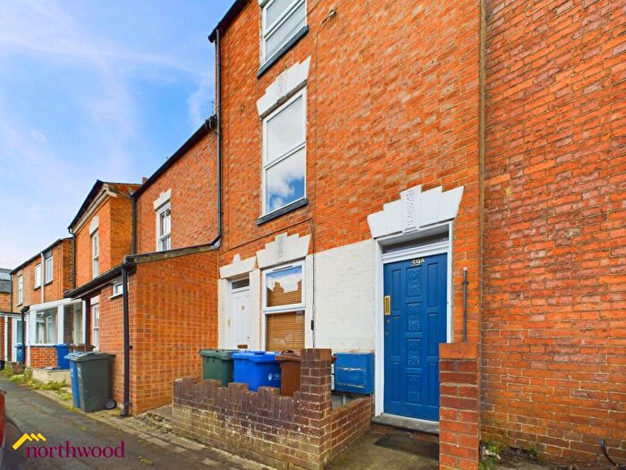 2 Bedroom Maisonette To Rent In North Street, Banbury, OX16