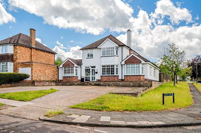 4 Bedroom Detached House For Sale In North View Crescent, Epsom, KT18