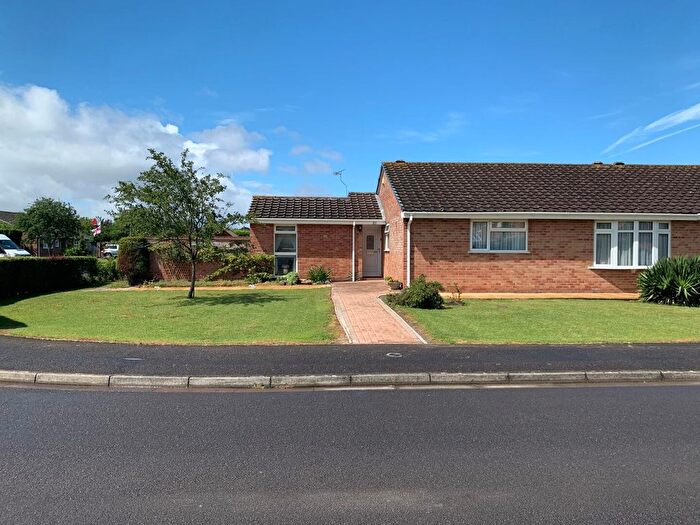 3 Bedroom Semi-Detached Bungalow For Sale In Southernlea Road, Burnham-On-Sea, TA8