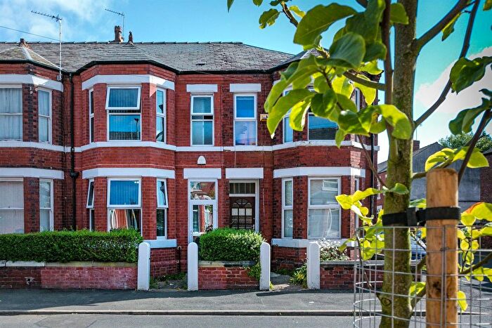 5 Bedroom End Of Terrace House To Rent In Hall Road, Manchester, M14