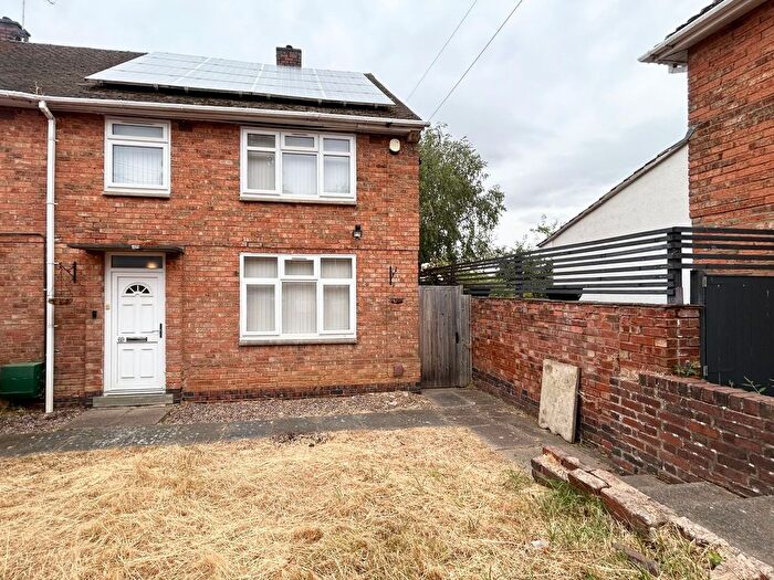 3 Bedroom Semi-Detached House To Rent In Perkyn Road, Leicester, LE5