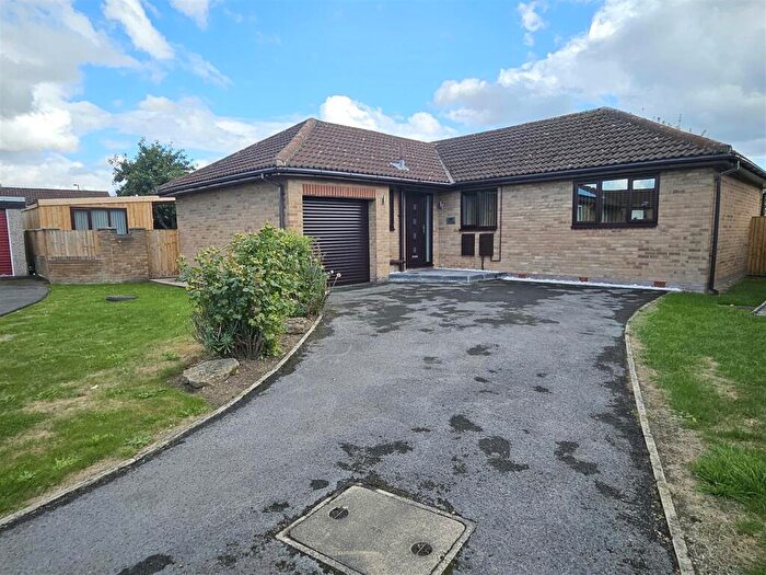 3 Bedroom Detached Bungalow To Rent In Coniston Road, Askern, Doncaster, DN6
