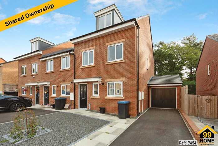 3 Bedroom End Of Terrace House For Sale In Willow, Newton Aycliffe, DL5