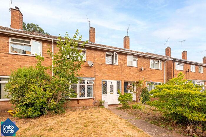 3 Bedroom Terraced House For Sale In Maple Grove, Warwick, CV34
