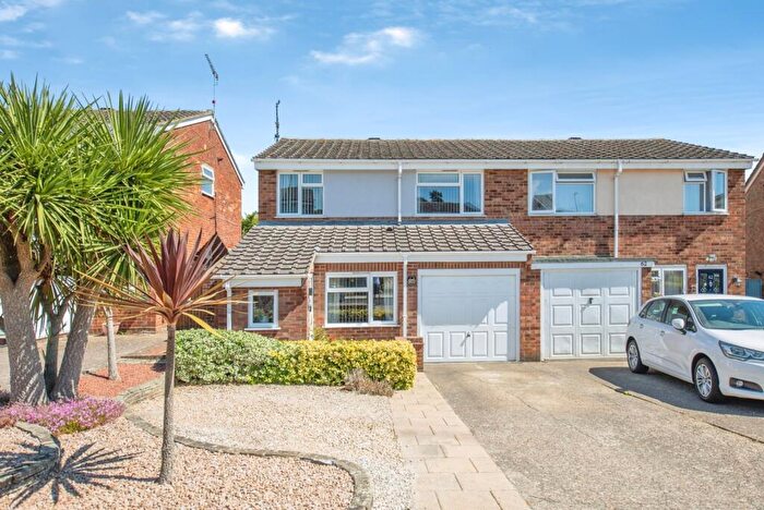 3 Bedroom Semi-Detached House For Sale In Holcombe Crescent, Ipswich, Suffolk, IP2