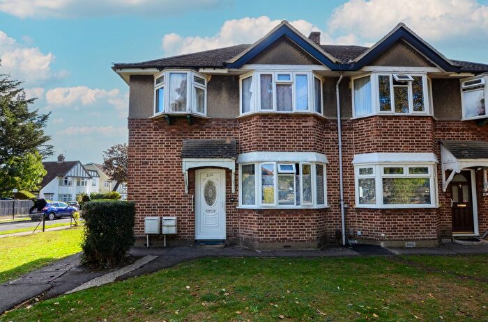 1 Bedroom Maisonette For Sale In Locket Road, Harrow, HA3