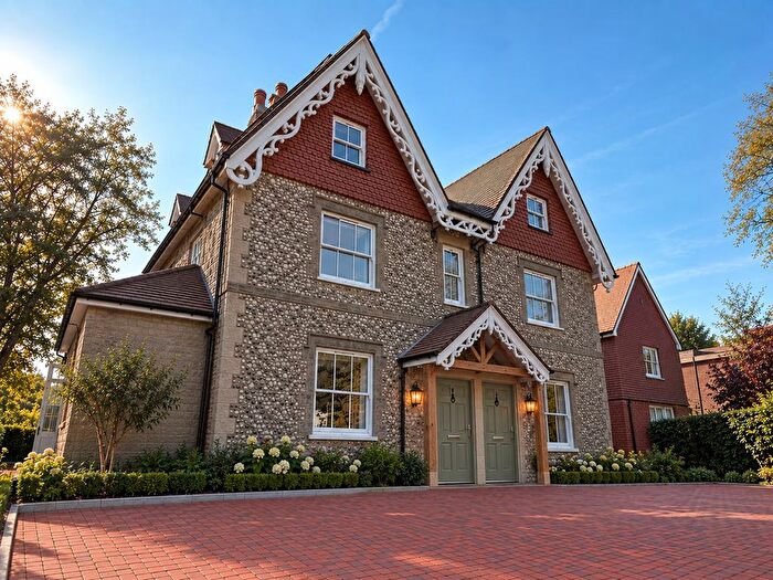 4 Bedroom Semi-Detached House For Sale In Guildford Road, Westcott, RH4