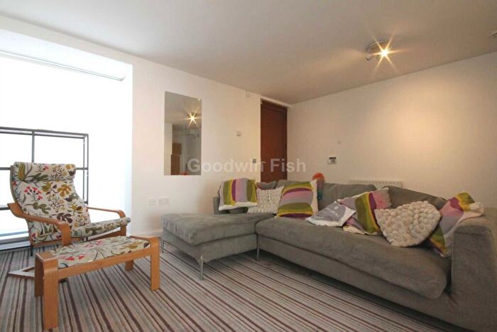 3 Bedroom Town House To Rent In Bell Crescent, Manchester, M11