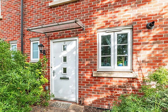 2 Bedroom End Of Terrace House For Sale In Sinclair Drive, Basingstoke, Hampshire, RG21