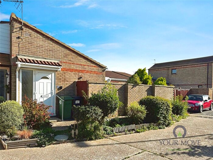 2 Bedroom Bungalow To Rent In Wade Close, Eastbourne, East Sussex, BN23