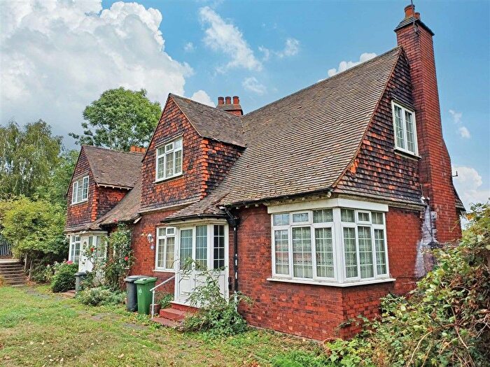 3 Bedroom Semi-Detached House For Sale In Harbet Road, London, E4