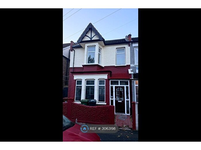 4 Bedroom Semi-Detached House To Rent In Belgrave Road, London, E10
