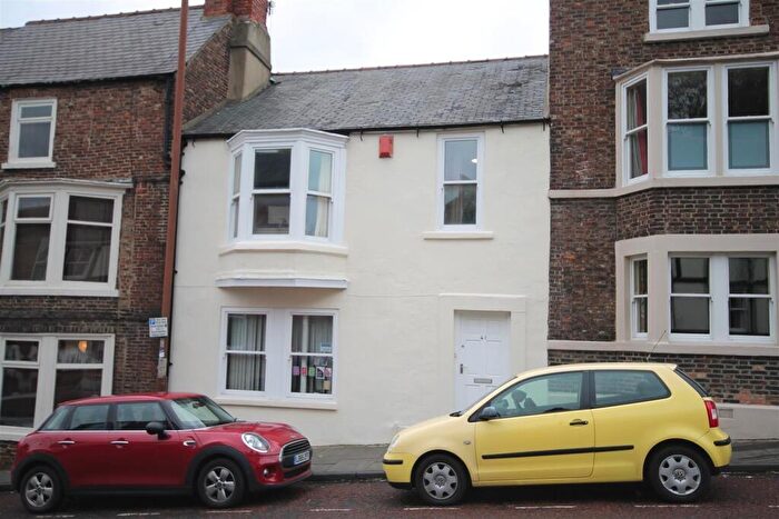 6 Bedroom Private Hall To Rent In Claypath, Durham, DH1
