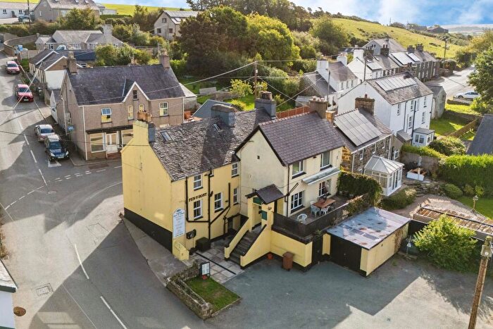4 Bedroom Property For Sale In Tafarn, Pen Y Bont, Sarn, Pwllheli, Gwynedd, LL53