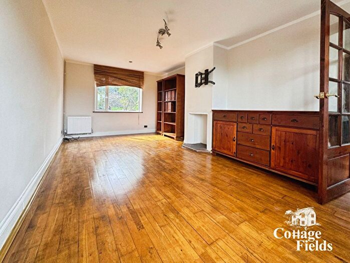 4 Bedroom End Of Terrace House To Rent In Park Road, Northaw, EN6