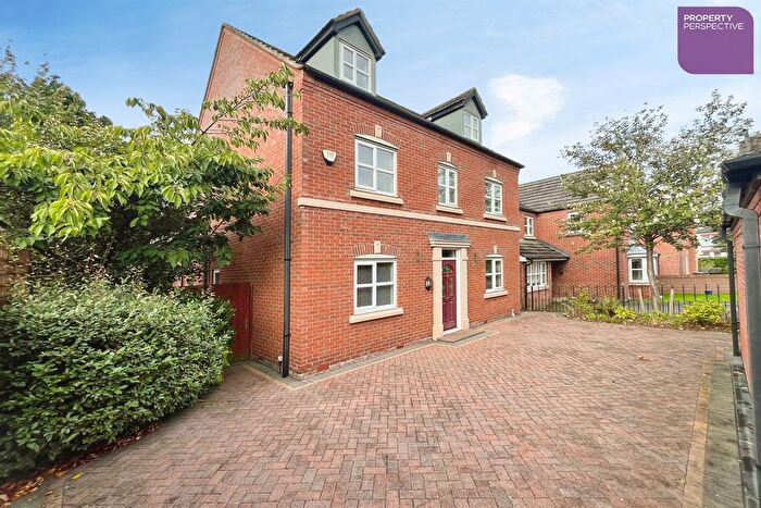 4 Bedroom Detached House For Sale In Campbell Close, WA7