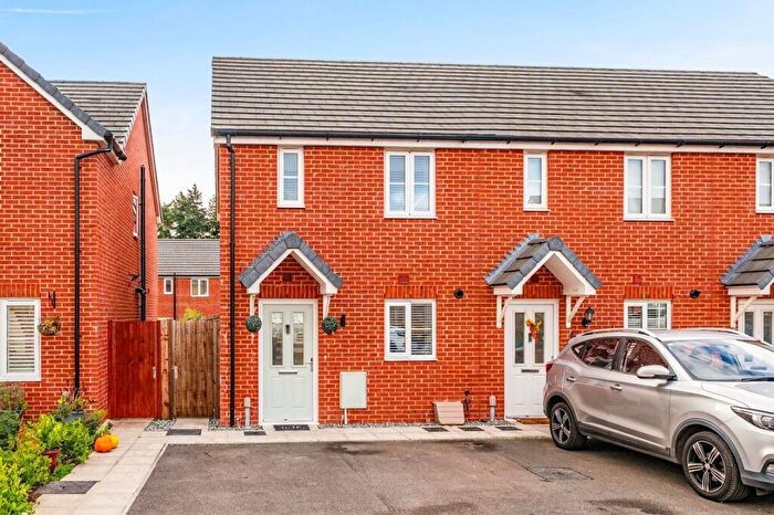2 Bedroom End Of Terrace House For Sale In Finch Close, Salisbury, SP2