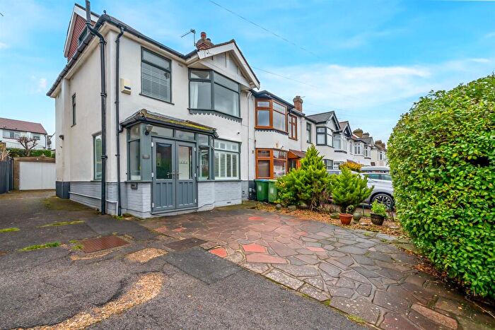 4 Bedroom End Of Terrace House To Rent In Glenesk Road, SE9