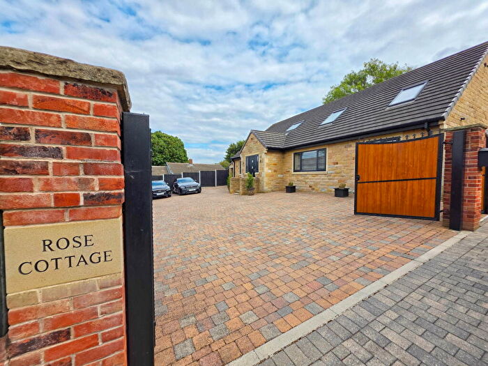 6 Bedroom Detached House For Sale In Dog Hill Drive, Shafton, Barnsley, S72