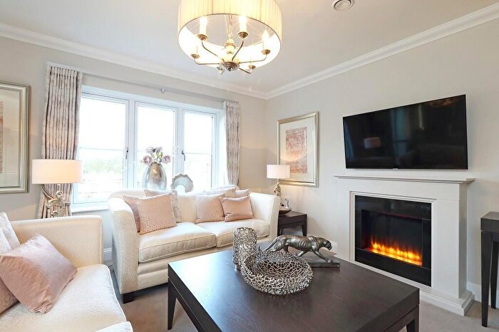 2 Bedroom Apartment For Sale In Shilton Road, Burford, OX18