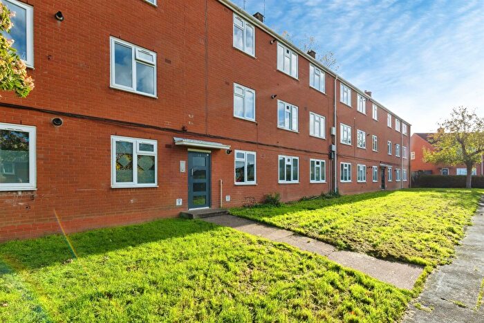 2 Bedroom Flat For Sale In Stretton Crescent, Leamington Spa, CV31