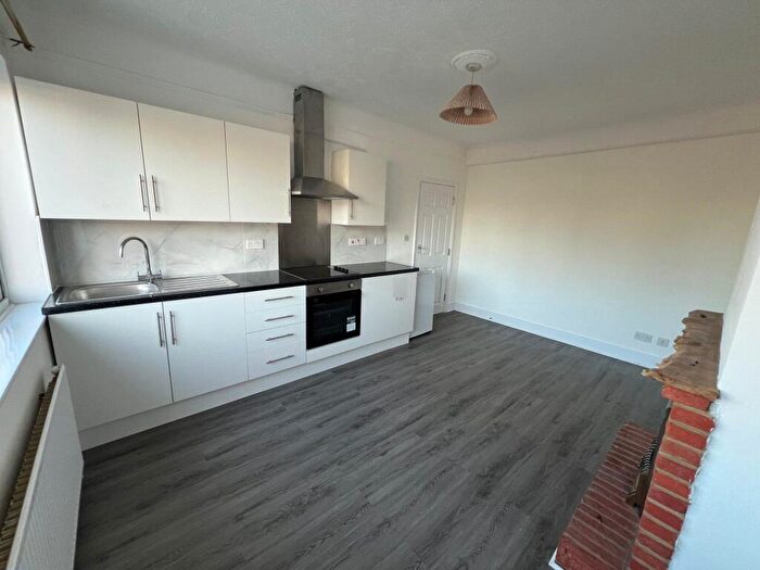 2 Bedroom Apartment To Rent In Saint Dunstan's Hill, Sutton, SM1