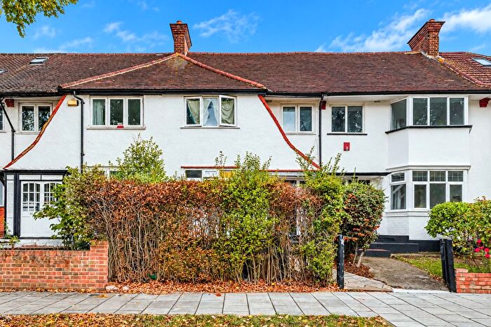 4 Bedroom Terraced House For Sale In The Ridgeway, Acton, Ealing, W3