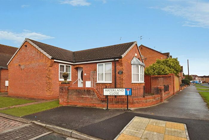2 Bedroom Detached Bungalow For Sale In Cleeve Road, Hedon, Hull, HU12