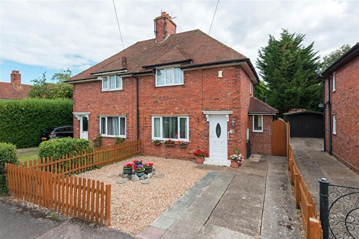 3 Bedroom Semi-Detached House For Sale In The Elms, Hersden, CT3
