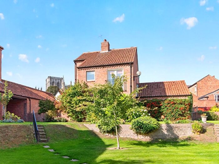 3 Bedroom Property For Sale In Goodramgate, York, YO1