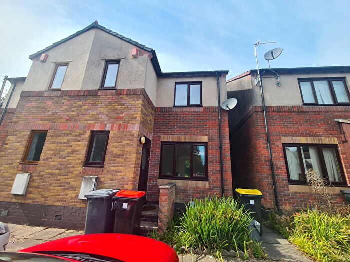 3 Bedroom Semi-Detached House To Rent In Eskrigge Court, Lancaster, LA1