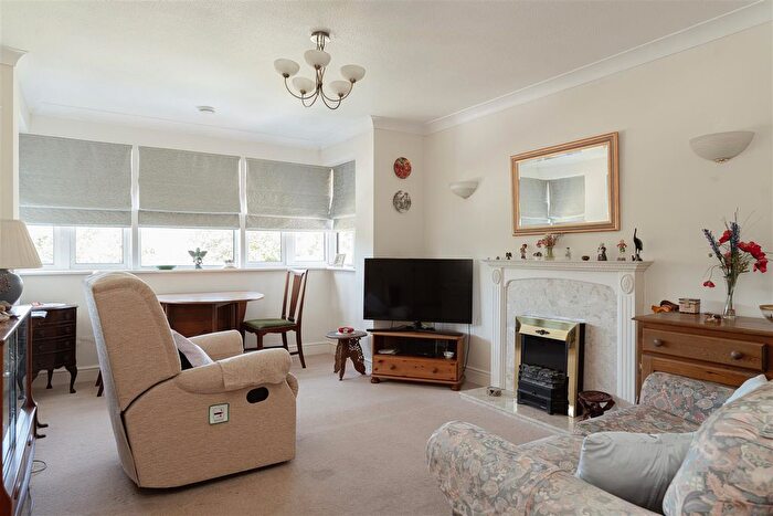 2 Bedroom Property For Sale In Alma Road, Reigate, RH2