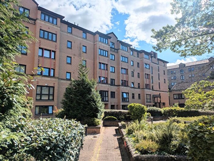 2 Bedroom Flat To Rent In Parsonage Square, Merchant City, Glasgow, G4