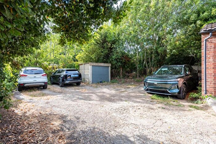 Garage / Parking To Rent In First Avenue, Westcliff-On-Sea, SS0