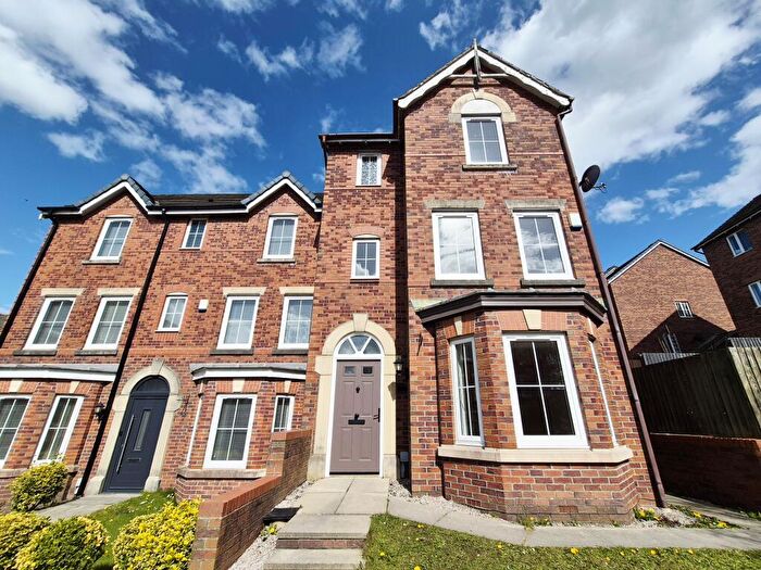 5 Bedroom House To Rent In Mellor Close, Yew Tree Gardens, Blackburn, BB2