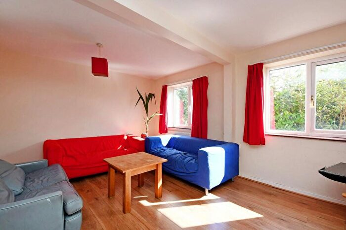 4 Bedroom House To Rent In Kaye Place, Crookesmoor, S10