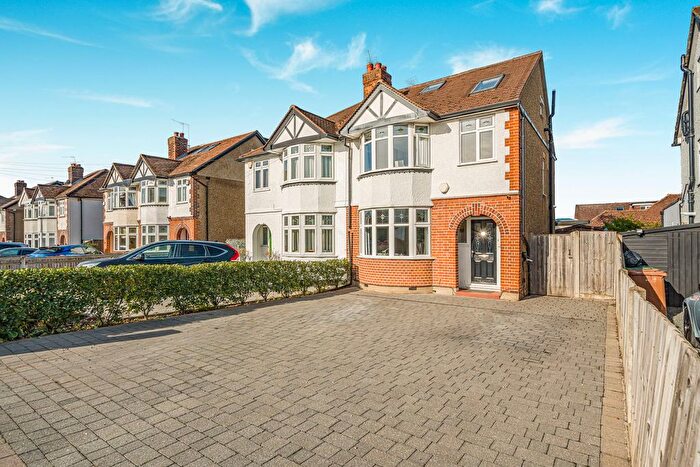 4 Bedroom Semi-Detached House For Sale In Old Charlton Road, Shepperton, TW17