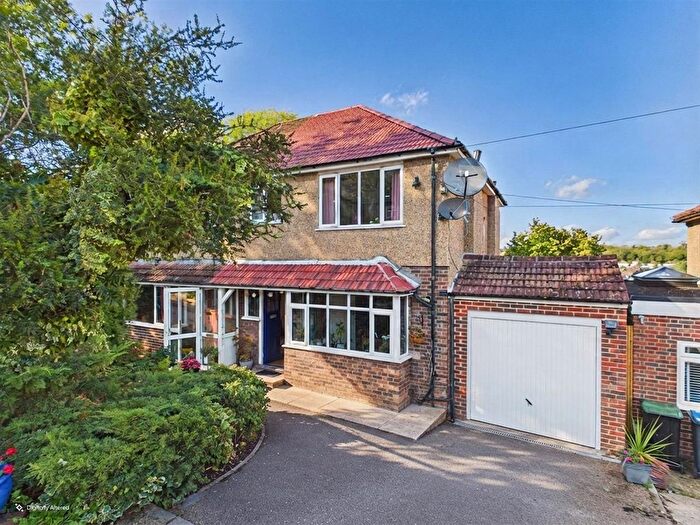 3 Bedroom Semi-Detached House For Sale In Woodlands Grove, Coulsdon, CR5