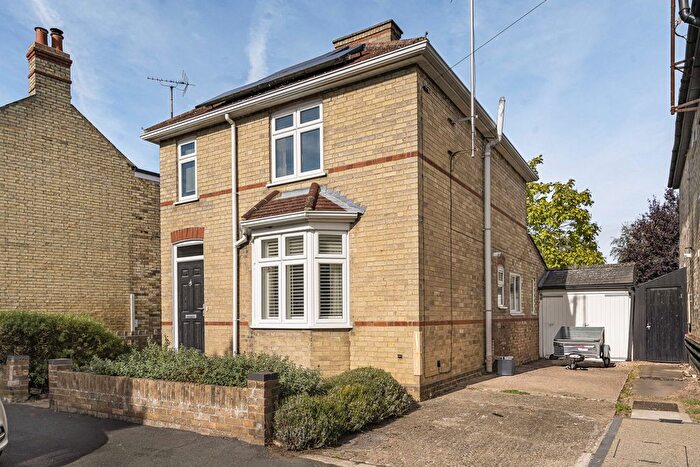 2 Bedroom Detached House For Sale In Saffron Road, Histon, CB24