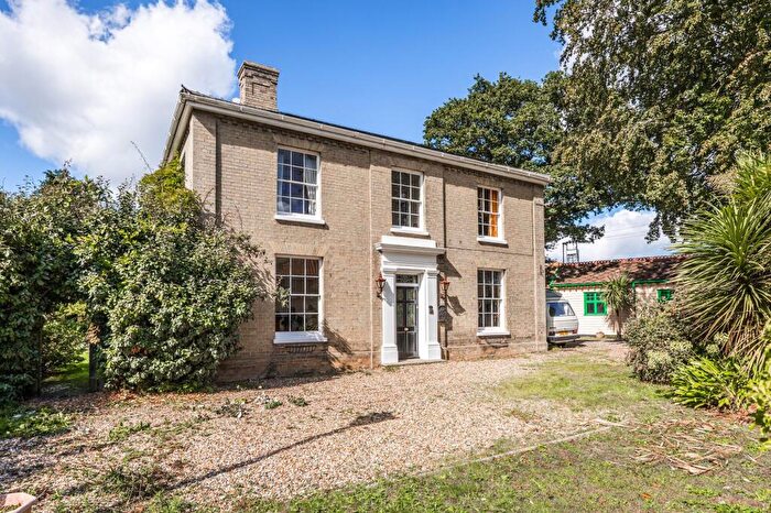 4 Bedroom Detached House For Sale In Fine Four Bedroom Georgian Home In Martham, NR29