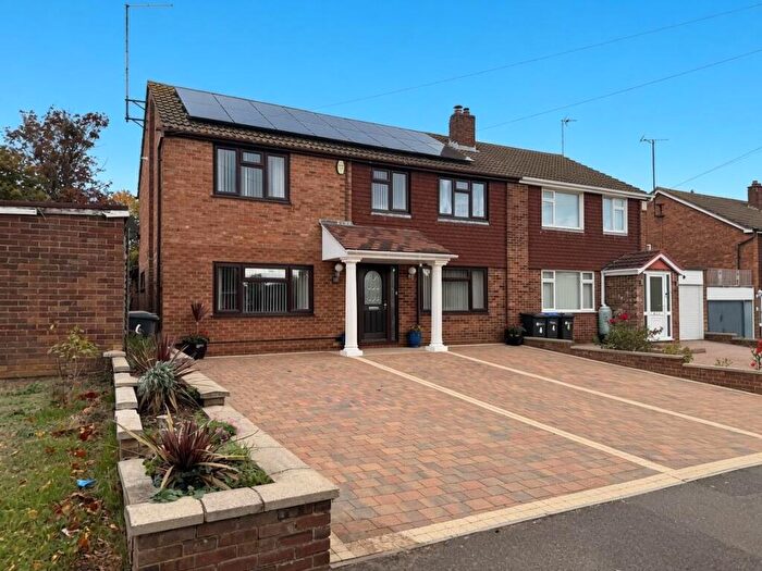 4 Bedroom Semi-Detached House For Sale In Moreton Way, Kingsthorpe, Northampton, NN2