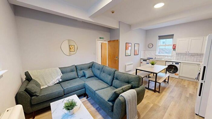 4 Bedroom Flat To Rent In There And Back Again Lane, BS8