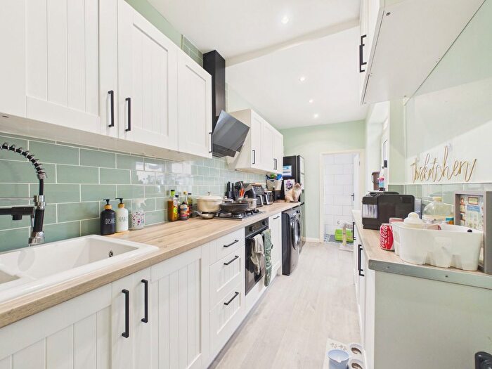 3 Bedroom End Of Terrace House For Sale In Lascelles Avenue, Withernsea, HU19
