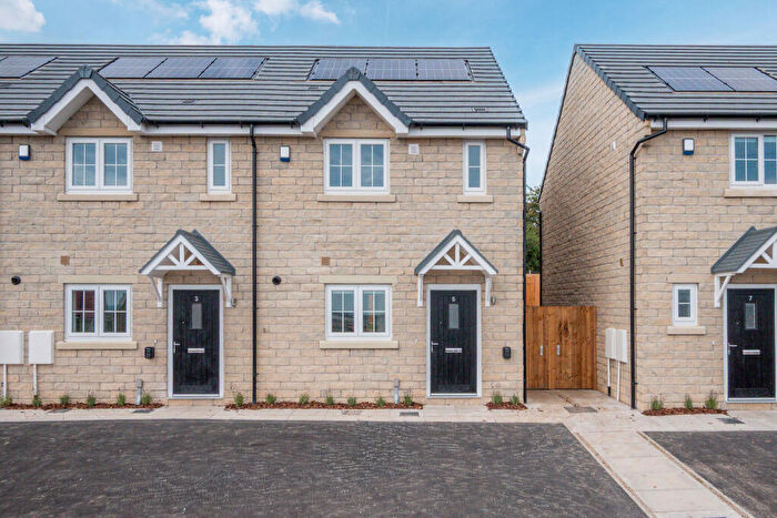 3 Bedroom House To Rent In Brannagan Road, Bradford, BD6