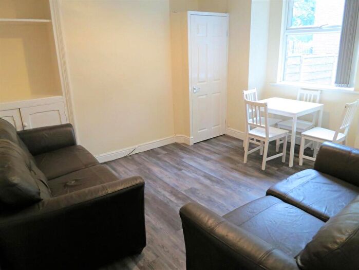 4 Bedroom Terraced House To Rent In £pppw, Yew Tree Road, Withington, M20