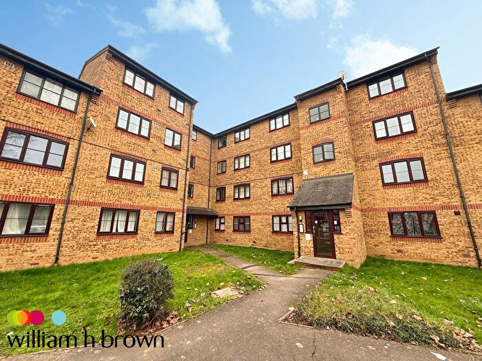 1 Bedroom Flat To Rent In Crest Avenue, Grays, Essex, RM17