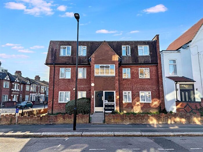 2 Bedroom Apartment For Sale In Plaistow Park Road, London, E13