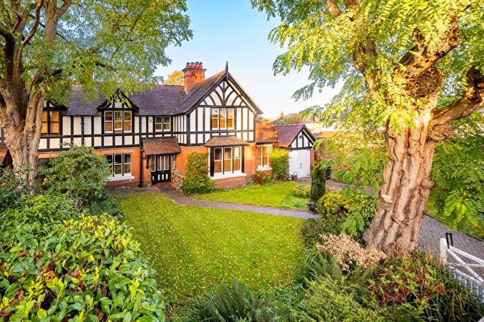 4 Bedroom Semi-Detached House For Sale In Ashby Place, Hoole, CH2